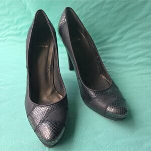 Stuart Weitzman black patchwork leather pumps heels size 8M business fancy snake